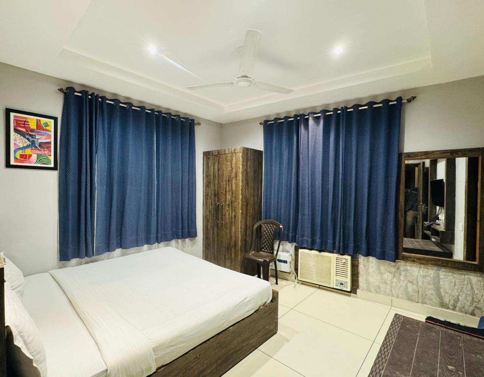 Hotel Pearl Inn Rudrapur Екстер'єр фото